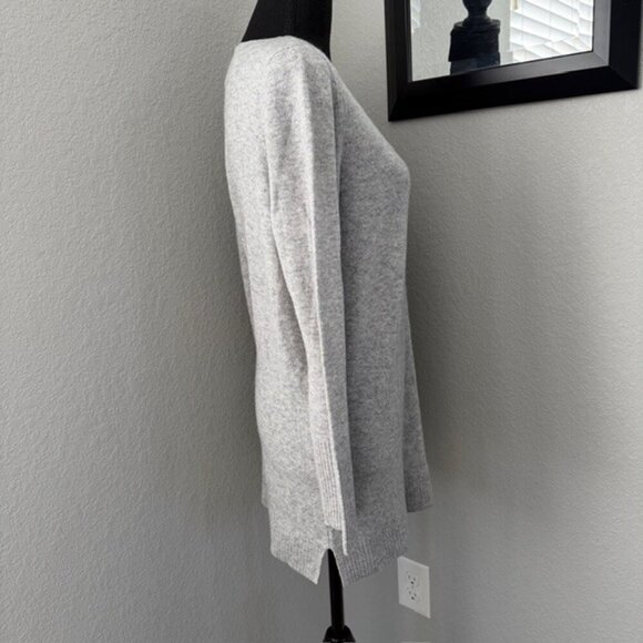 APT 9 100% Cashmere Light Heather Gray V Neck Tunic Sweater Medium - Picture 3 of 11